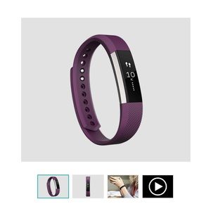Fitbit Alta!  Sz Small.  Less than 3 months old!